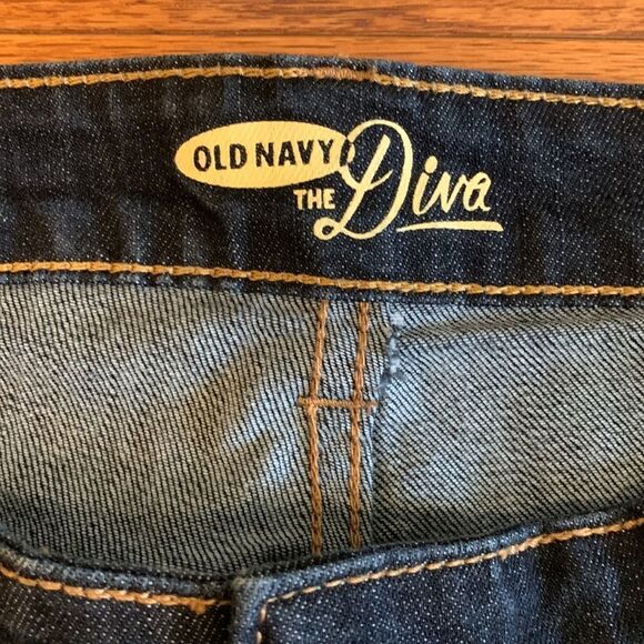 Old Navy “the diva” Size 10 short denim jeans - Picture 5 of 6